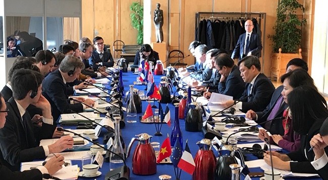 Общий вид 6-го заседания ежегодного диалога на высоком уровне по экономическим вопросам между Вьетнамом и Францией. Фото: Кхай Хоан – Динь Туан