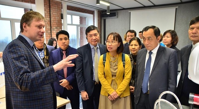 Представители Правительства Ярославской области и университетов познакомили вьетнамских коллег с возможностями научно-образовательной сферы региона.