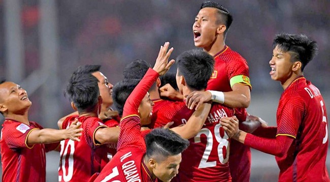 ФИФА включила мужскую сборную Вьетнама в список 12 национальных сборных, которые удивили больше всех в этом году. Фото: tienphong.vn