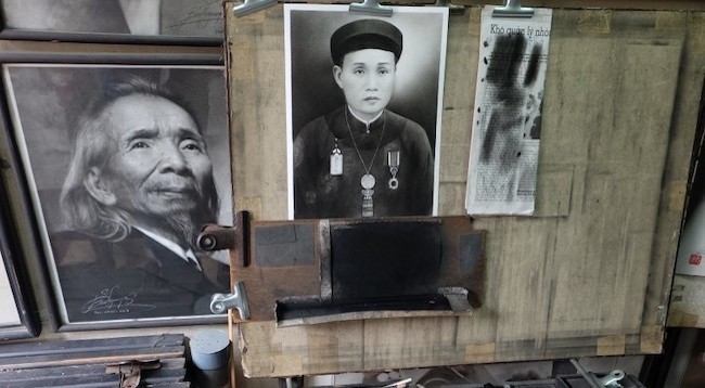 Рисование портретов с фото в стиле фотореализма считалось наиболее эффективным способом восстановления фотографий. Фото: laodongthudo.vn