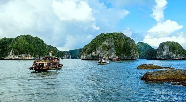 Бухта Ланха. Фото: tapchicongthuong.vn