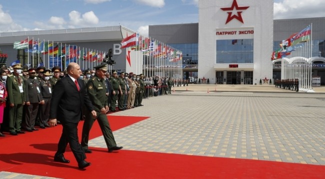 Премьер-министр России Михаил Мишустин и Министр обороны Сергей Шойгу на церемонии открытия. Фото: government.ru