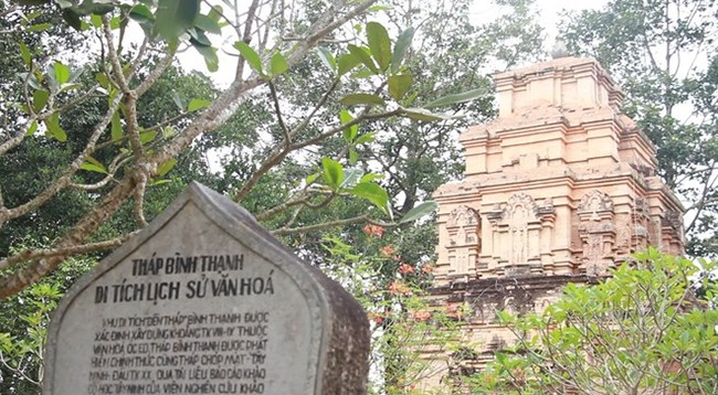 Древняя башня Биньтхань расположена примерно в 50 км к юго-востоку от центра города Тэйнинь. Фото: thanhnien.vn