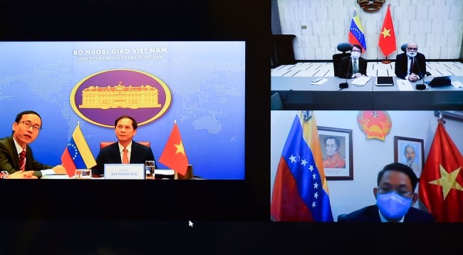 Руководители МИД Вьетнама и Венесуэлы на 8-ых политических консультациях. Фото: МИД Вьетнама