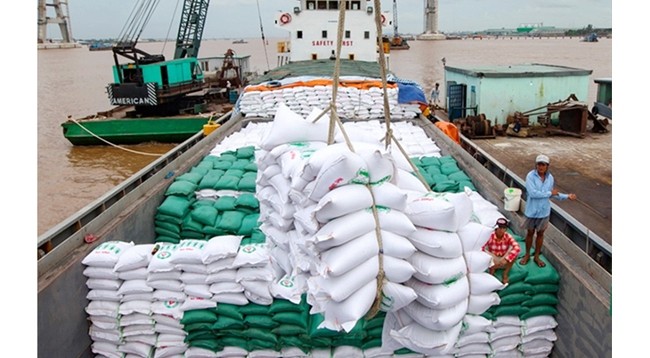 За первые 8 месяцев 2020 года экспорт риса из Вьетнама достиг почти 4,61 млн тонн на сумму более 2,25 млрд долларов США. Фото: Нгуен Луан