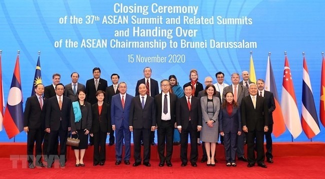 Участники церемонии закрытия 37-го саммита АСЕАН. Фото: VNA