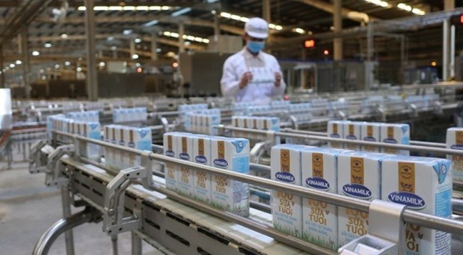 Линия по производству молочной продукции компании Vinamilk. Фото: VNA