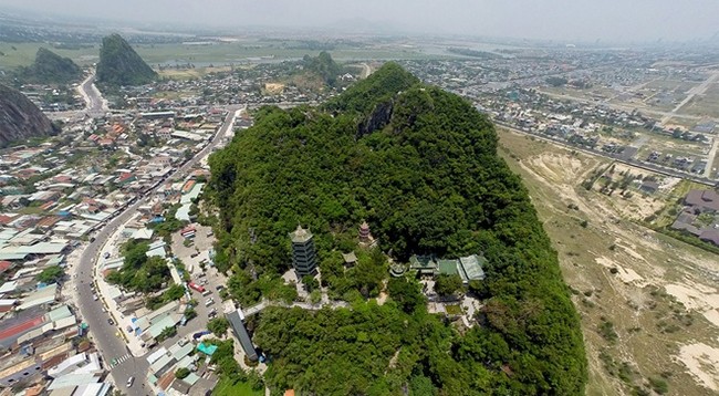 Достопримечательность Нгуханьшон, вид с высоты. Фото: zingnews.vn