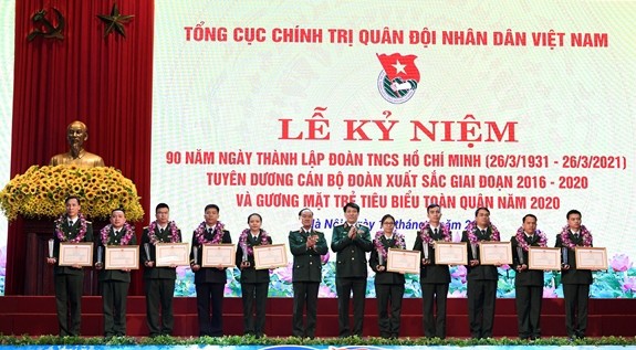 Церемония чествования лучших молодых военнослужащих 2020 года. Фото: qdnd.vn