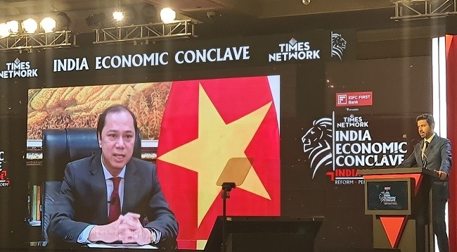 Заместитель министра иностранных дел Вьетнама Нгуен Куок Зунг выступает на конференции. Фото: МИД Вьетнама