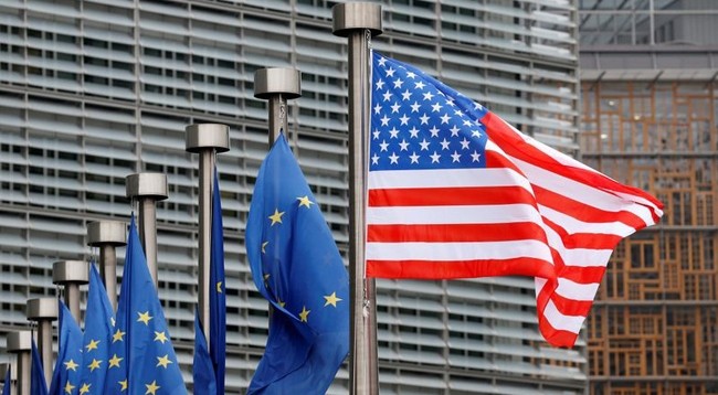 Флаги США и ЕС. Фото: Рейтер