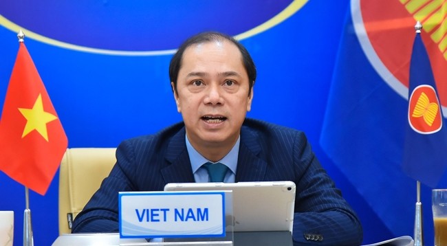 Заместитель министра иностранных дел Вьетнама Нгуен Куок Зунг на форуме. Фото: МИД Вьетнама