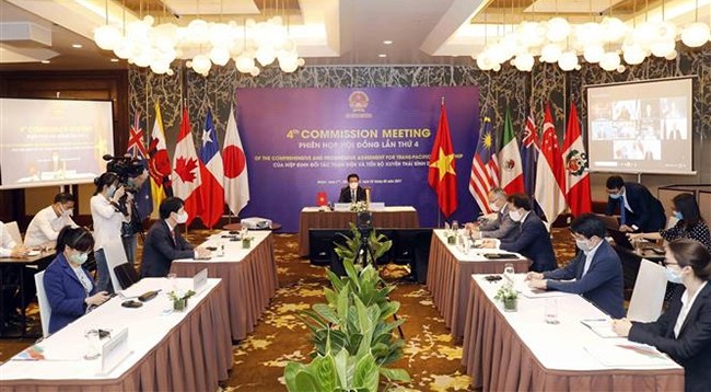 В заседании приняла участие вьетнамская делегация во главе с Министром промышленности и торговли Нгуен Хонг Зиеном. Фото: VNA
