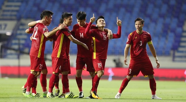 Куанг Хай (номер 19) забил потрясающий гол на 62-й минуте, удвоив преимущество сборной Вьетнама. Фото: VNA