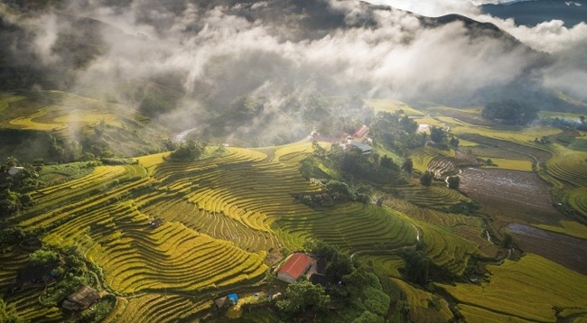 Если вы хотите погрузиться в гористое пространство Вьетнама, то Лаокай является идеальным местом. Фото: travelmag.vn