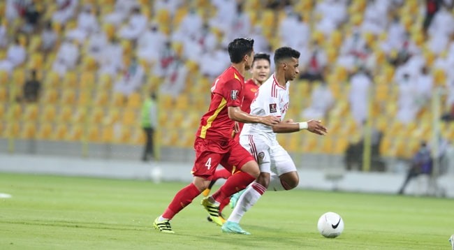 Сборная Вьетнама проиграла сборной ОАЭ со счетом 2:3. Фото: VNA