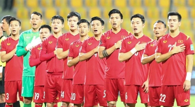 «Бойцы золотой звезды» с высоко поднятой головой выиграли пропуск на третий раунд отборочного турнира ЧМ-2022 в Азии. Фото: VNA