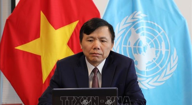 Посол Данг Динь Кюи. Фото: VNA