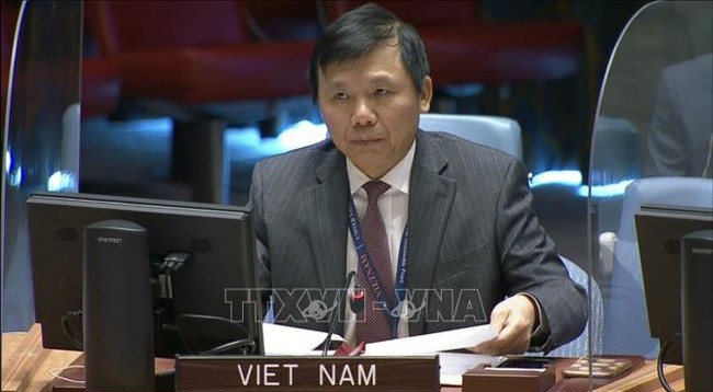 Посол Данг Динь Кюи, глава постоянной миссии Вьетнама при ООН, выступает с речью на заседании. Фото: VNA