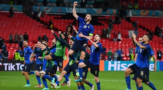 Сборная Италии победила команду Австрии со счетом 2:1. Фото: УЕФА