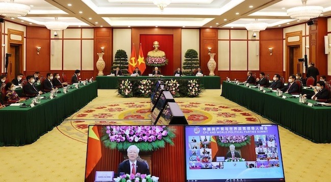 Генеральный секретарь ЦК КПВ Нгуен Фу Чонг выступает на саммите. Фото: VNA