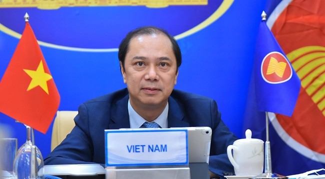 Заместитель министра иностранных дел Вьетнама Нгуен Куок Зунг на заседании. Фото: МИД Вьетнама