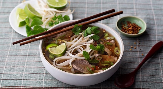 Фо является одним из самых известных блюд Вьетнама. Фото: zingnews.vn
