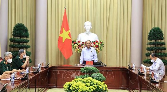 Президент Вьетнама Нгуен Суан Фук выступает на рабочей встрече. Фото: VNA