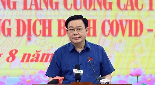 Председатель НС Вьетнама Выонг Динь Хюэ выступает на встрече. Фото: Зюи Линь 