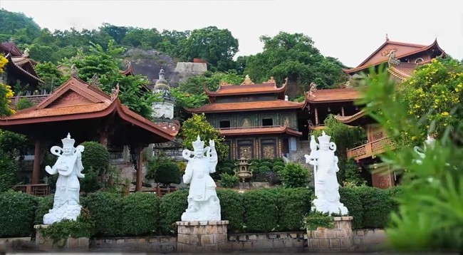 Пагода Ханг – одна из торжественных и древних пагод в провинции Анжанг.