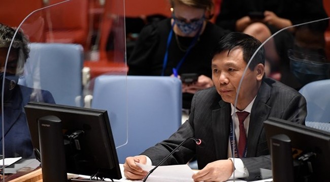 Посол Данг Динь Кюи. Фото: VNA