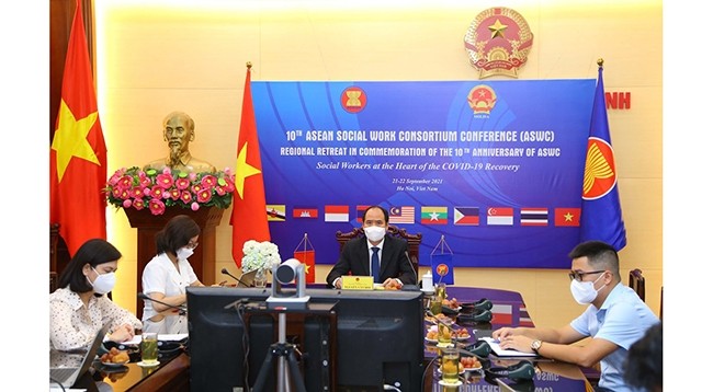 Общий вид конференции в пункте трансляции в Ханое. Фото: VNA