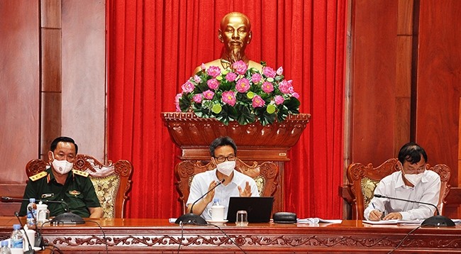 Вице-премьер Ву Дык Дам на рабочей встрече с руководителями провинции Тиенжанг.