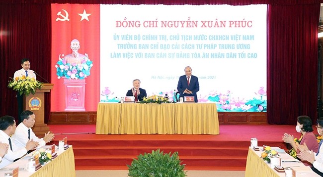 Президент Вьетнама Нгуен Суан Фук выступает на встрече. Фото: VNA