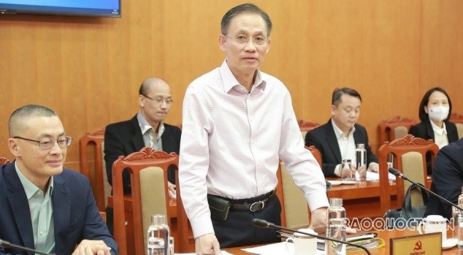 Заведующий Отделом ЦК КПВ по внешним связям Ле Хоай Чунг выступает с речью. Фото: baoquocte.vn