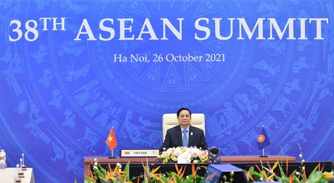 Премьер-министр Вьетнама Фам Минь Тьинь принимает участие в 38-м саммите АСЕАН. Фото: МИД Вьетнама
