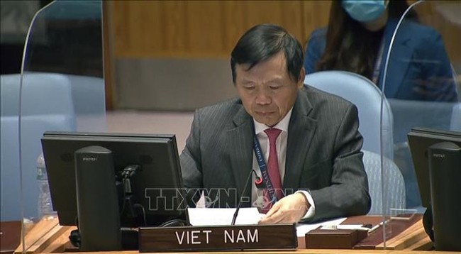 Посол Данг Динь Кюи, глава постоянной миссии Вьетнама при ООН, выступает на дискуссии. Фото: VNA