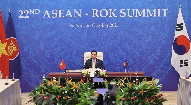 Премьер-министр Вьетнама Фам Минь Тьинь принимает участие в 22-м саммите АСЕАН – Южная Корея. Фото: VNA