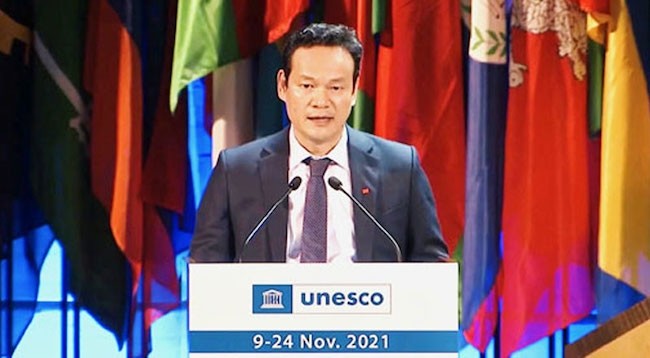 Генеральный секретарь Национального комитета Вьетнама по делам ЮНЕСКО Май Фан Зунг выступает на 41-й сессии Генеральной конференции ЮНЕСКО.