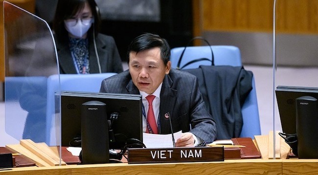 Посол Данг Динь Кюи выступает на заседании по вопросам полиции ООН. Фото: baoquocte.vn