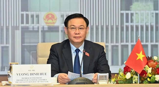 Председатель НС Вьетнама Выонг Динь Хюэ. Фото: Зюи Линь