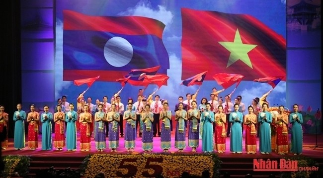 В этом году Лаос отмечает 46-й Национальный праздник. Фото: Нгуен Хоанг