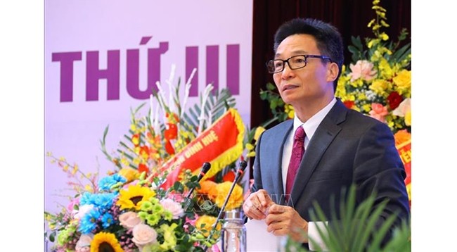Вице-премьер Ву Дык Дам выступает на конференции. Фото: VNA