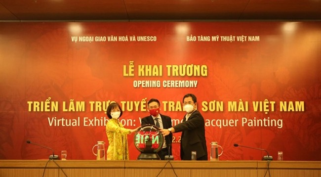 Церемония открытия онлайн-выставки. Фото: baovanhoa.vn