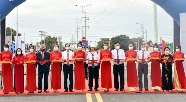 Церемония открытия автомобильного движения проекта магистрали 56. Фото: laodong.vn
