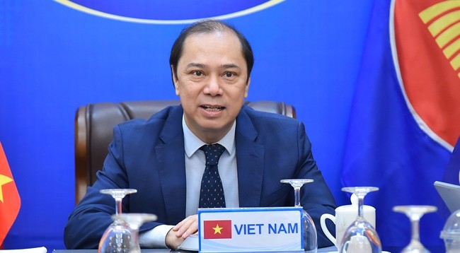 Заместитель министра иностранных дел Вьетнама Нгуен Куок Зунг на совещании. Фото: МИД Вьетнама