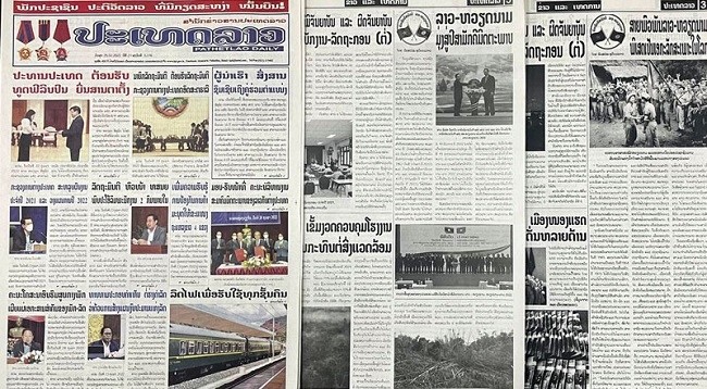 Лаосские статьи, посвященные Году солидарности и дружбы между Вьетнамом и Лаосом, между Лаосом и Вьетнамом – 2022. Фото: Зюи Тоан