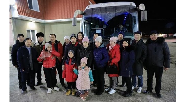 Рабочая группа Посольства и Общество вьетнамцев в Краснодаре безопасно приняли соотечественников на временное жительство в городе. Фото: VNA