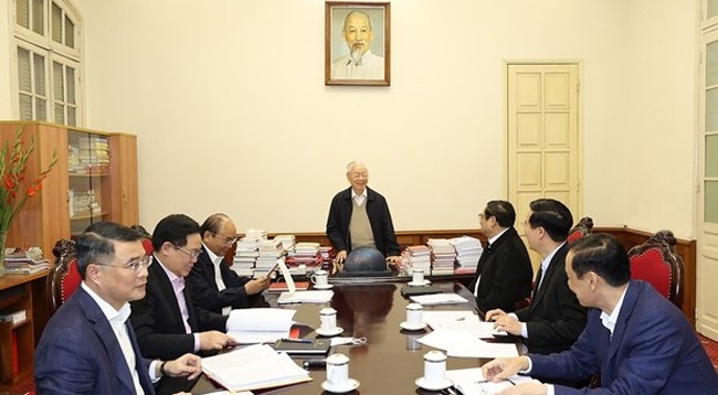 Генеральный секретарь ЦК КПВ Нгуен Фу Чонг выступает на заседании. Фото: VNA