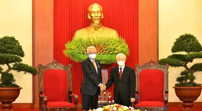 Генеральный секретарь ЦК КПВ Нгуен Фу Чонг (справа) и Премьер-министр Дато Шри Исмаил Сабри бин Яакоб. Фото: Данг Кхоа